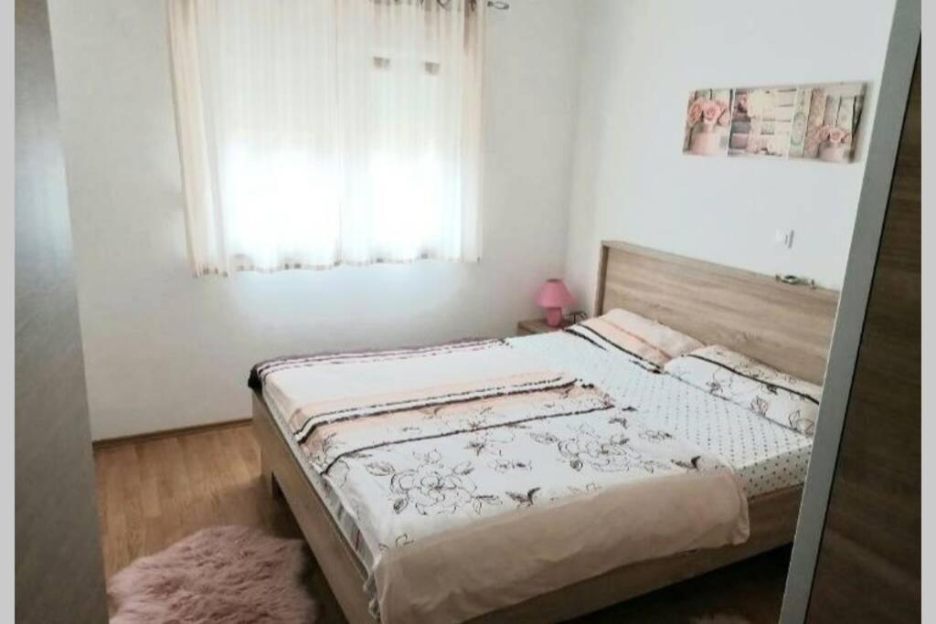 Apartment Zorika Near The Beach Pula Exterior photo